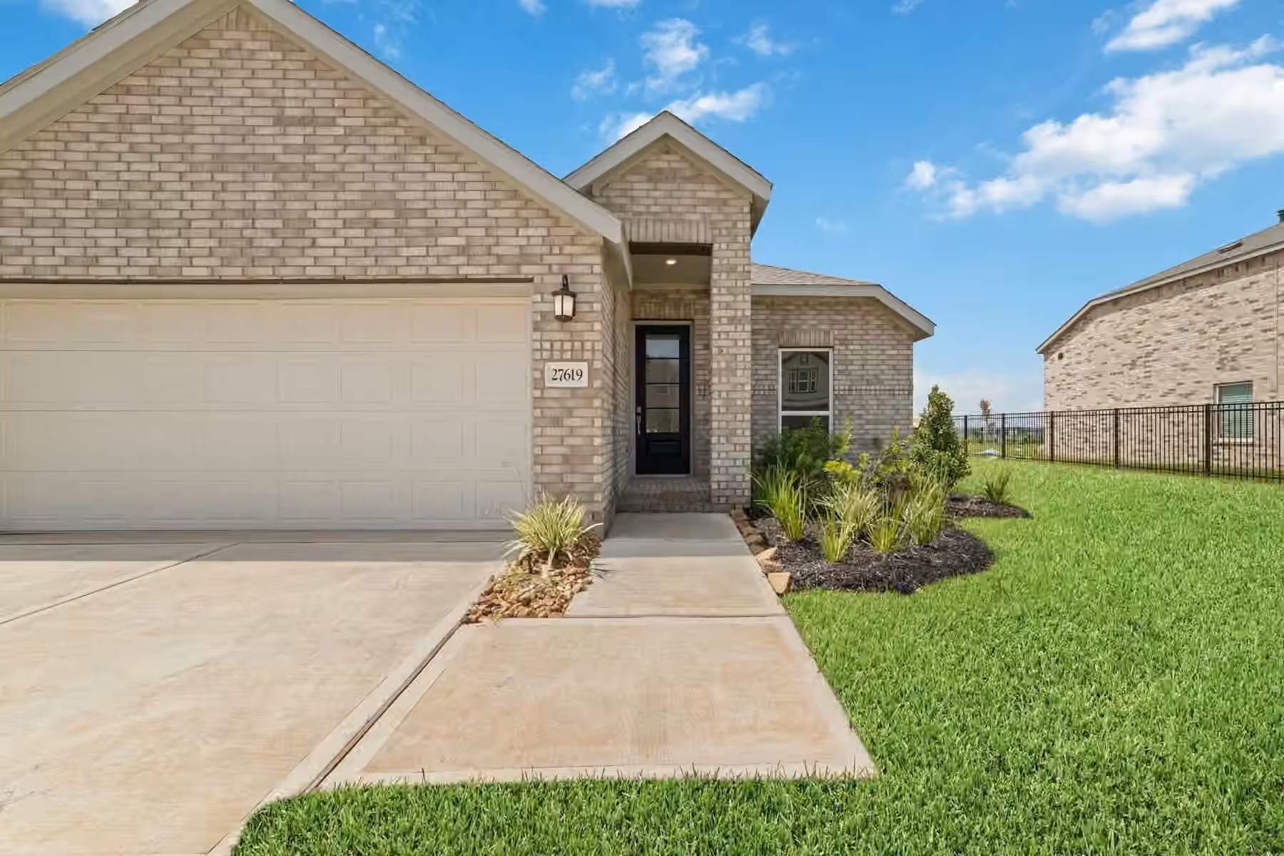 Photo 3 of 27619 Seascape Village Drive, Katy, TX