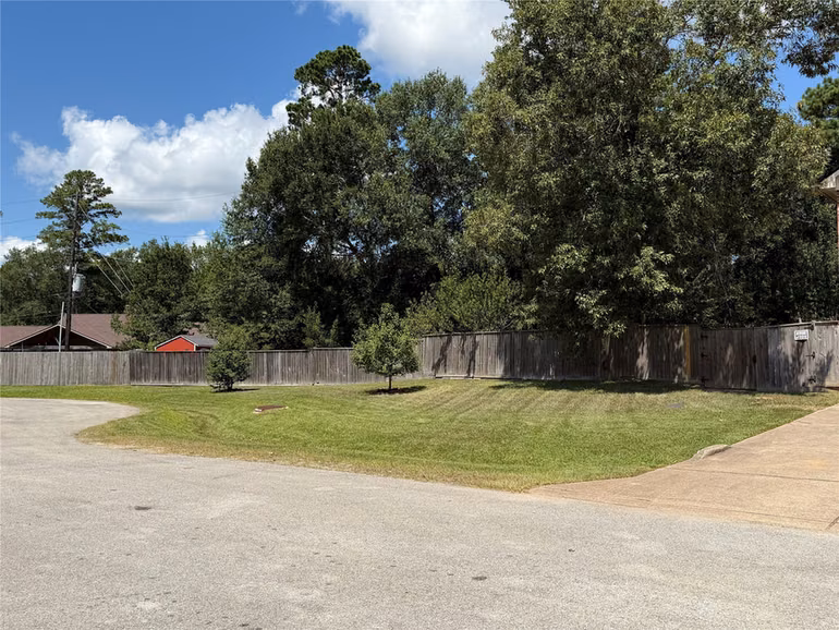 Photo 2 of 29122 Hidden Lake Court, Magnolia, TX