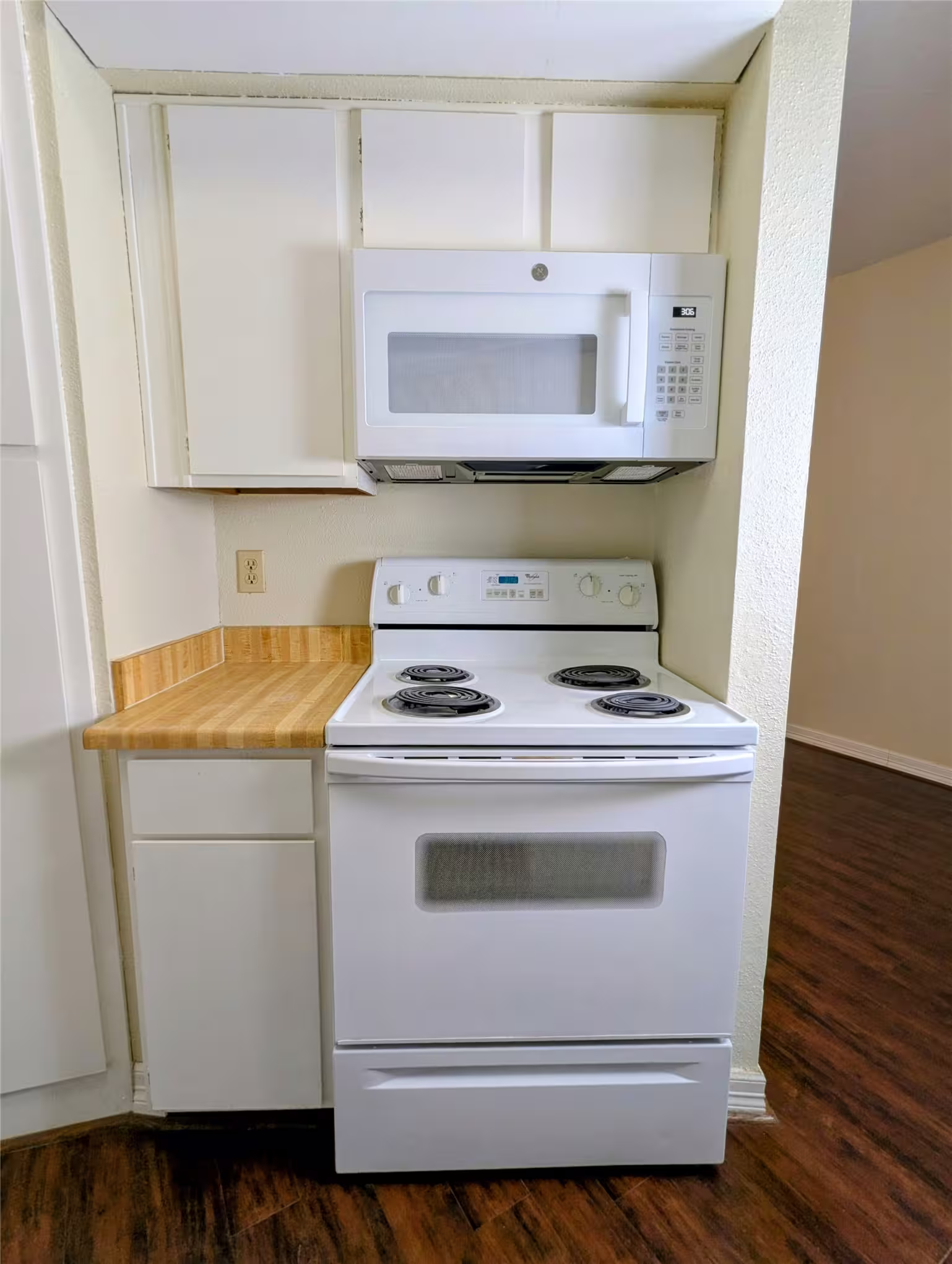 Photo 7 of 2011 Spenwick Drive 412, Houston, TX