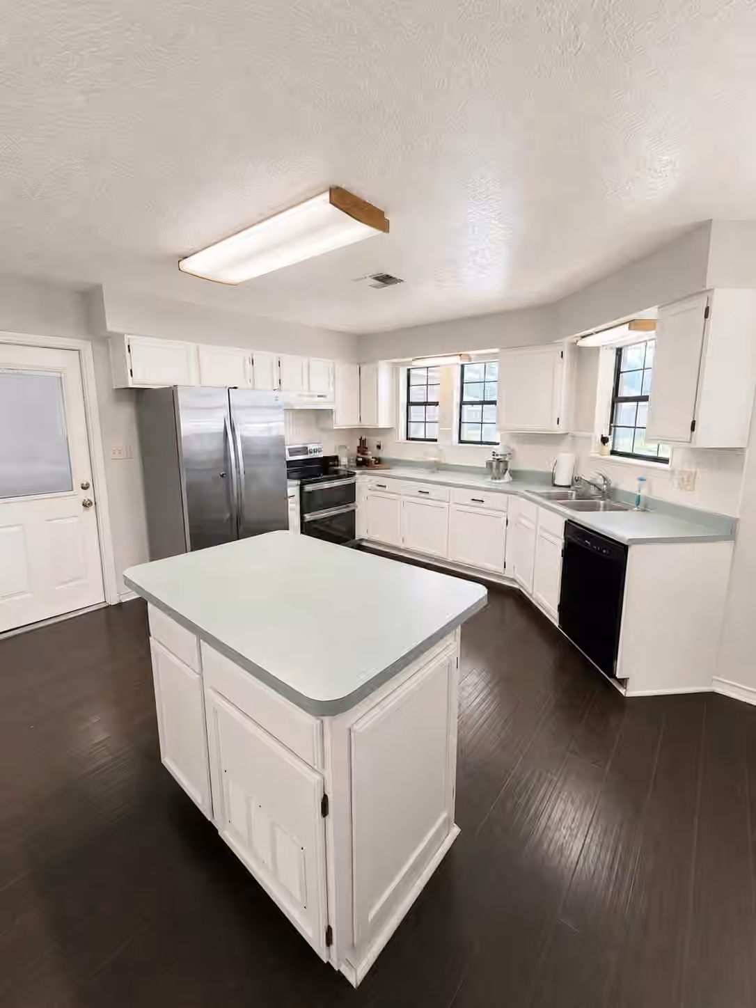 Photo 5 of 809 John Albert Dr, East Bernard, TX
