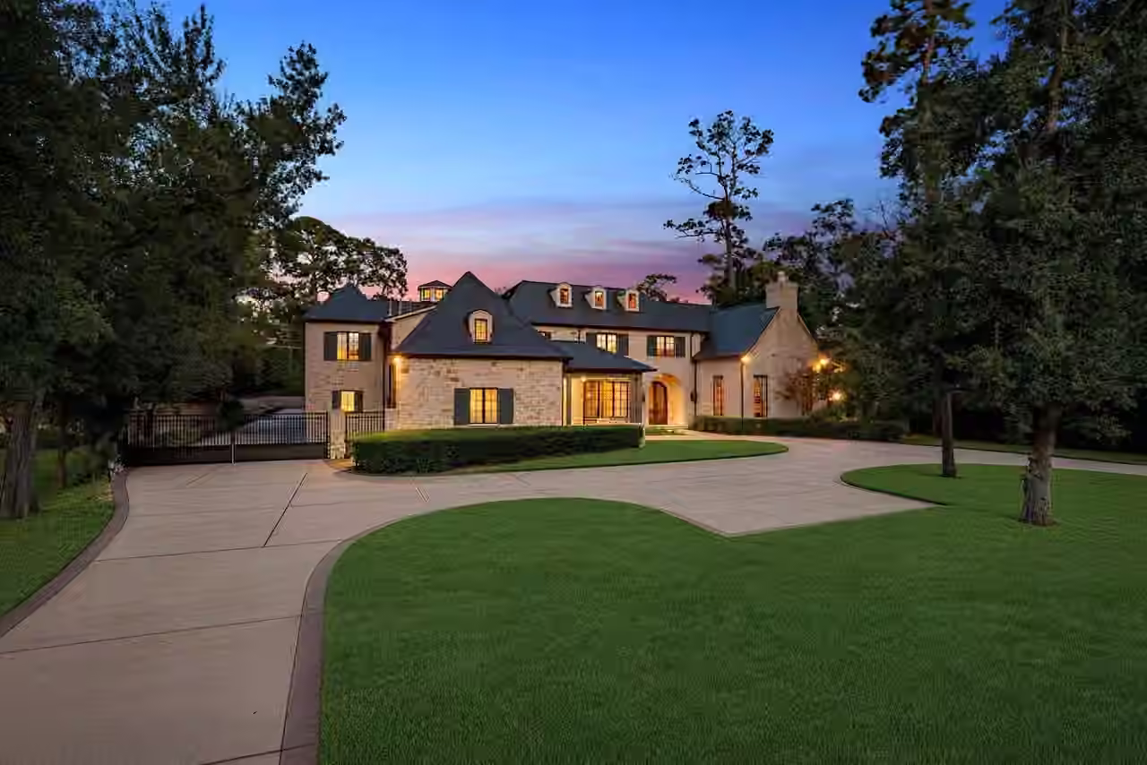 Photo of 852 Country Lane, Houston, TX 77024