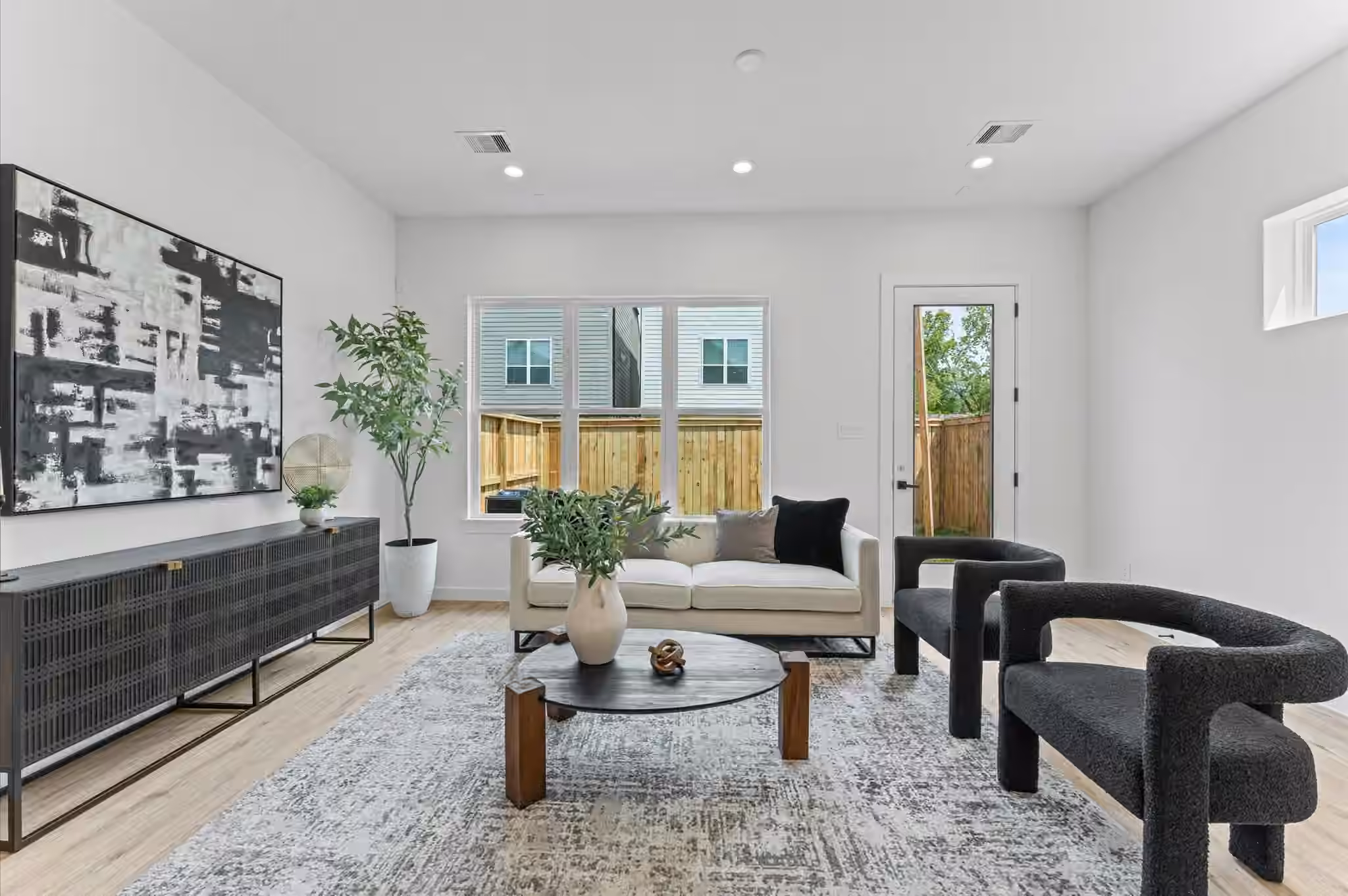 Photo 6 of 6421 Madrid Street, Houston, TX