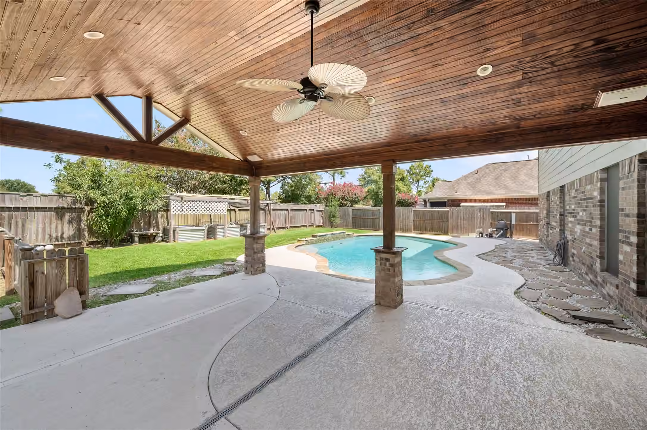 Photo 3 of 2322 Pine Brook Drive, Deer Park, TX