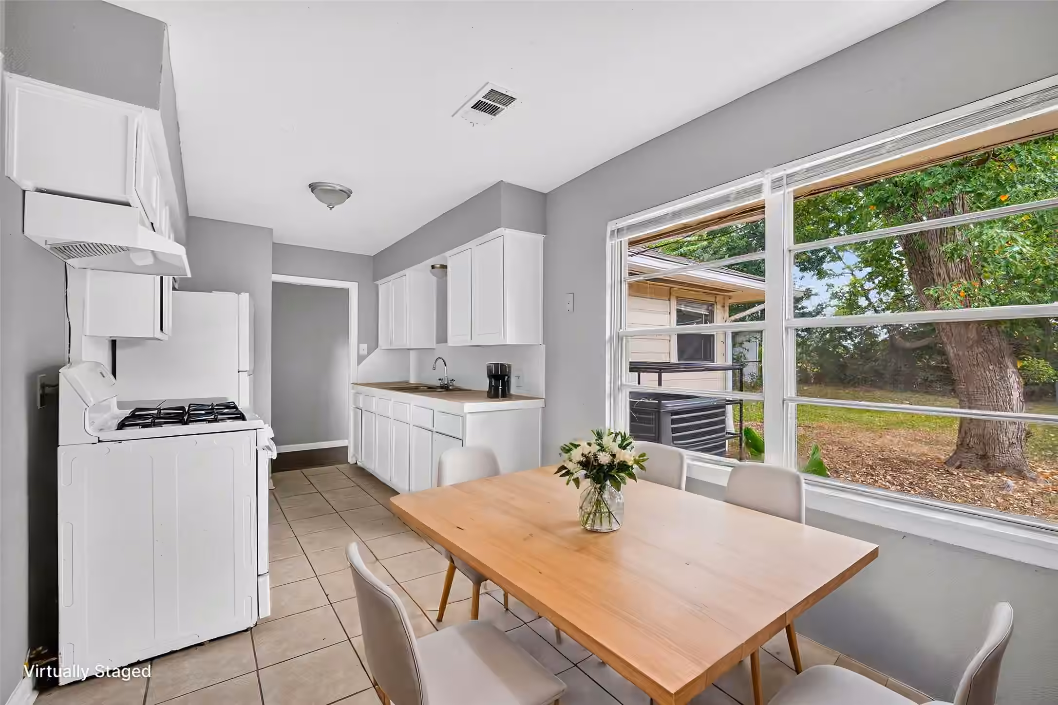 Photo 3 of 9610 Foredale Street, Houston, TX