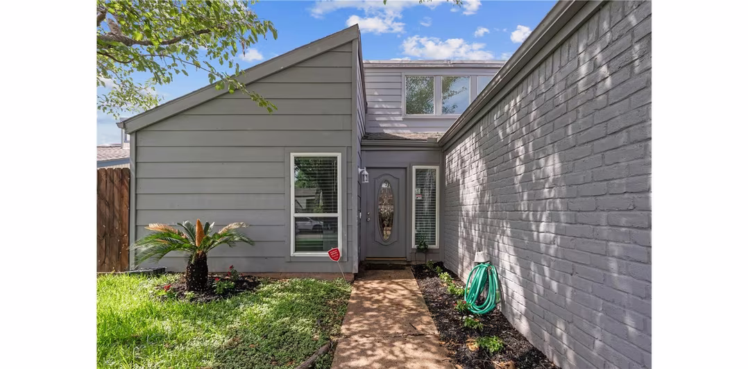 Photo 2 of 11542 Bellerive Drive, Houston, TX