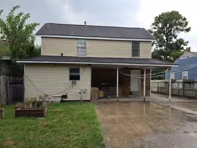 Photo 3 of 7824 Detroit Street, Houston, TX
