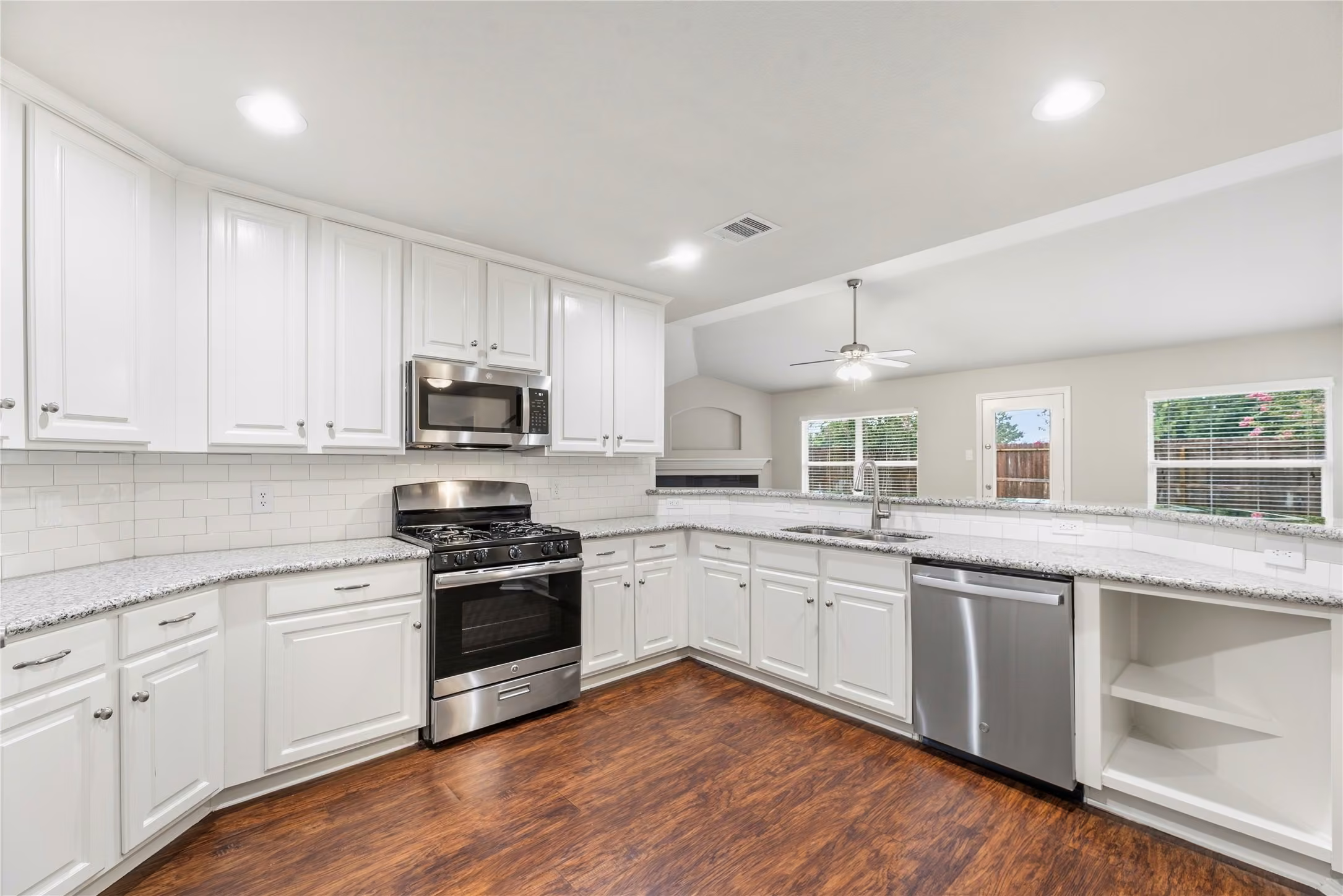 Photo 5 of 17211 Timber Cliff Court, Cypress, TX