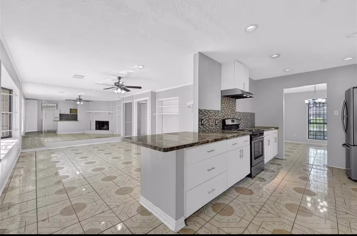 Photo 2 of 11807 Stroud Drive, Houston, TX