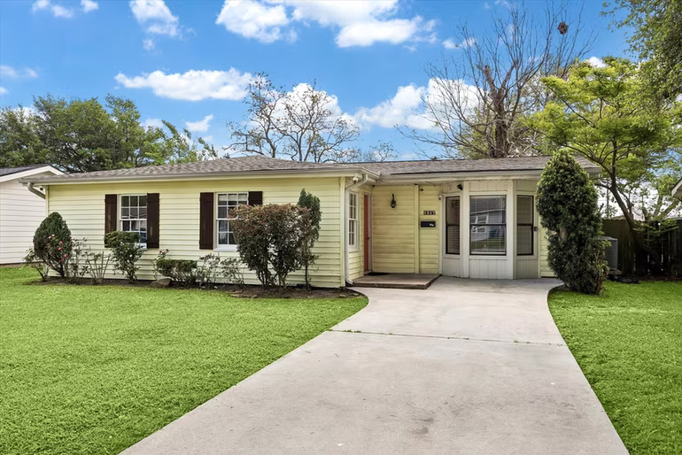 Photo of 1517 Wayside Drive, Texas City, TX 77590