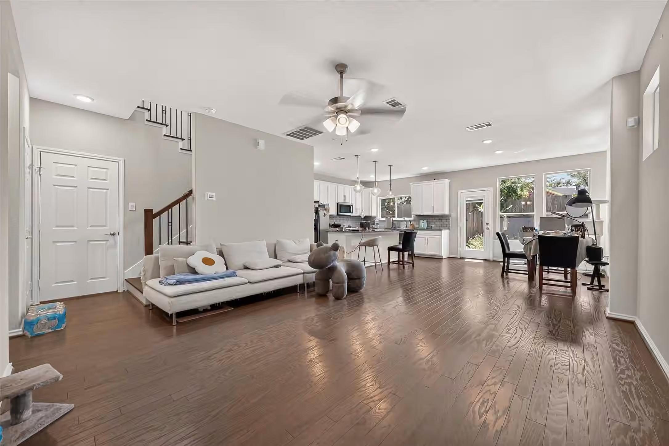 Photo 7 of 8659 Cedardale Park Drive, Houston, TX