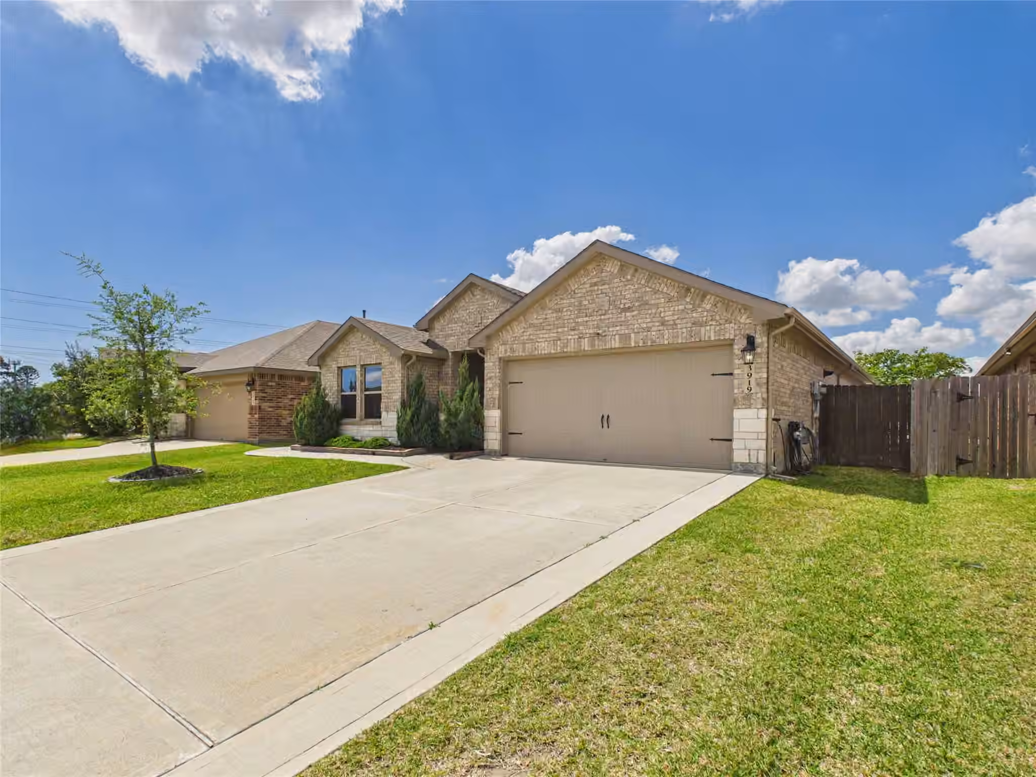 Photo 3 of 3919 Hawaiian Court, Baytown, TX