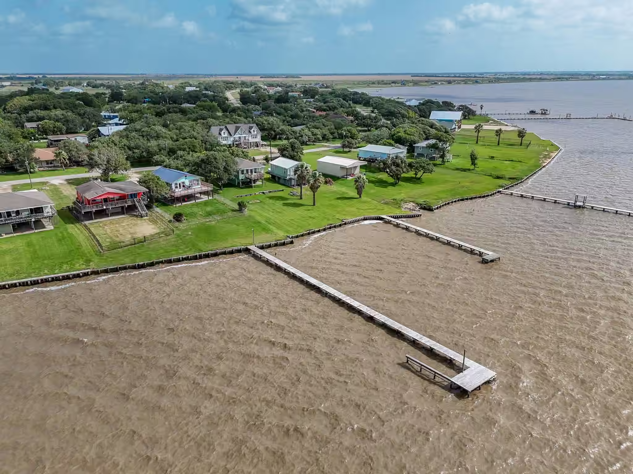 Photo 3 of 2116 W Bayshore Drive, Palacios, TX