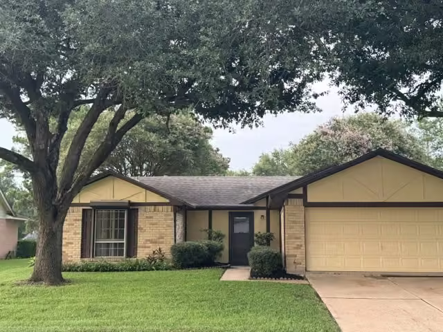 Photo of 3307 S Peach Hollow Circle, Pearland, TX