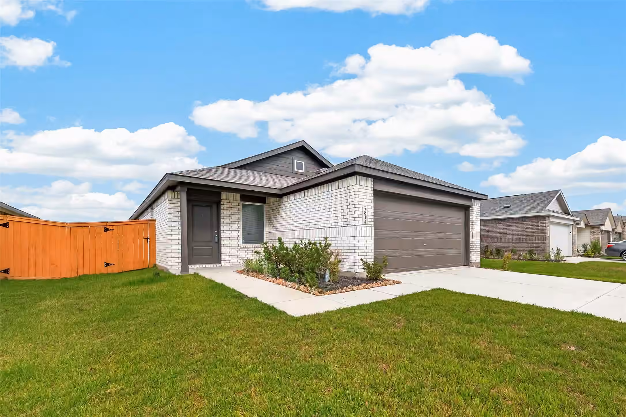Photo 2 of 7814 Lavender Jade Drive, Rosharon, TX