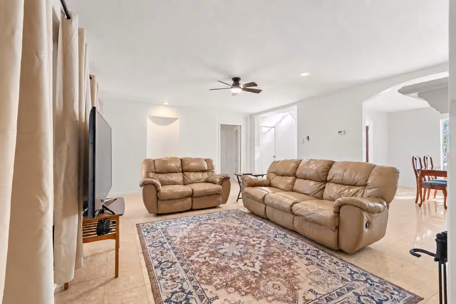 Photo 7 of 2914 Glen Cullen Lane, Pearland, TX