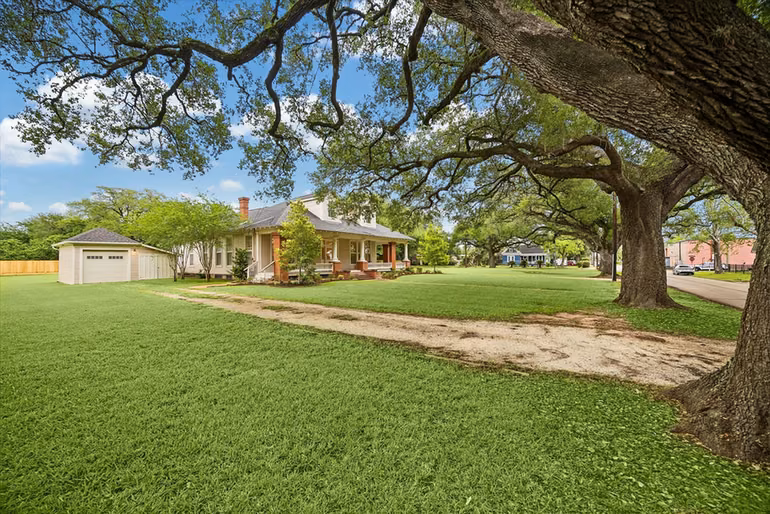 Photo 6 of 209 E Caney Street, Wharton, TX