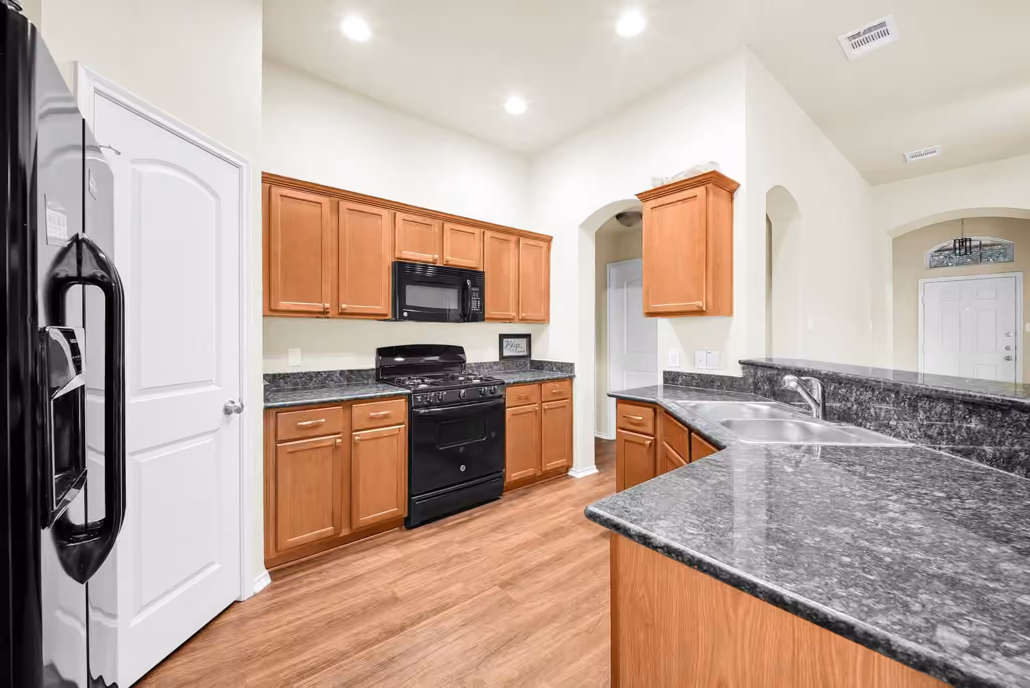 Photo 6 of 110 Oakwood Court, Huntsville, TX