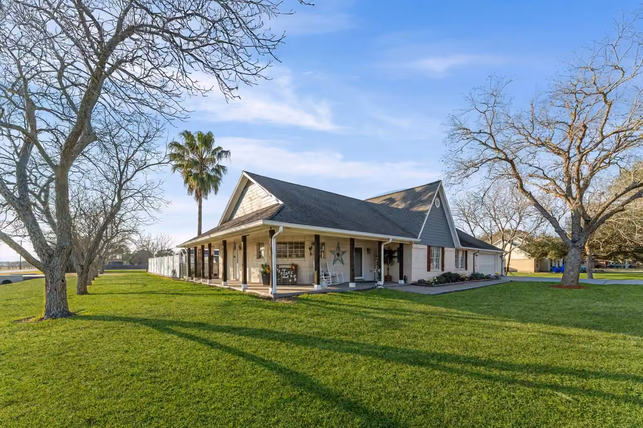 Photo 2 of 1840 Caroline Street, Dickinson, TX