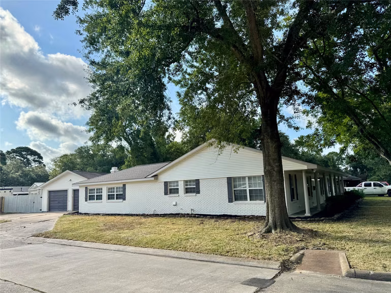 Photo 3 of 1907 Amy Drive, Baytown, TX