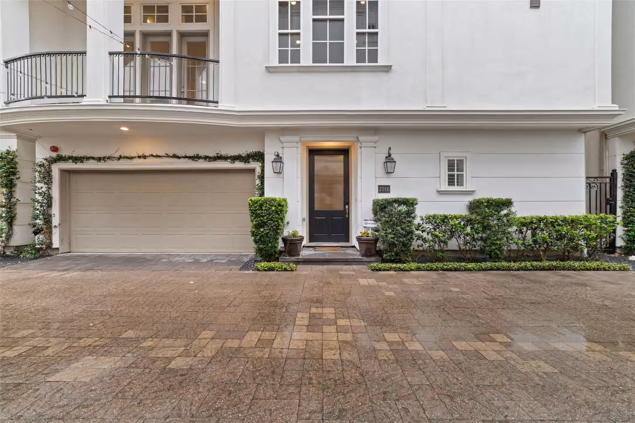 Photo 2 of 3216 Mckinney Street, Houston, TX