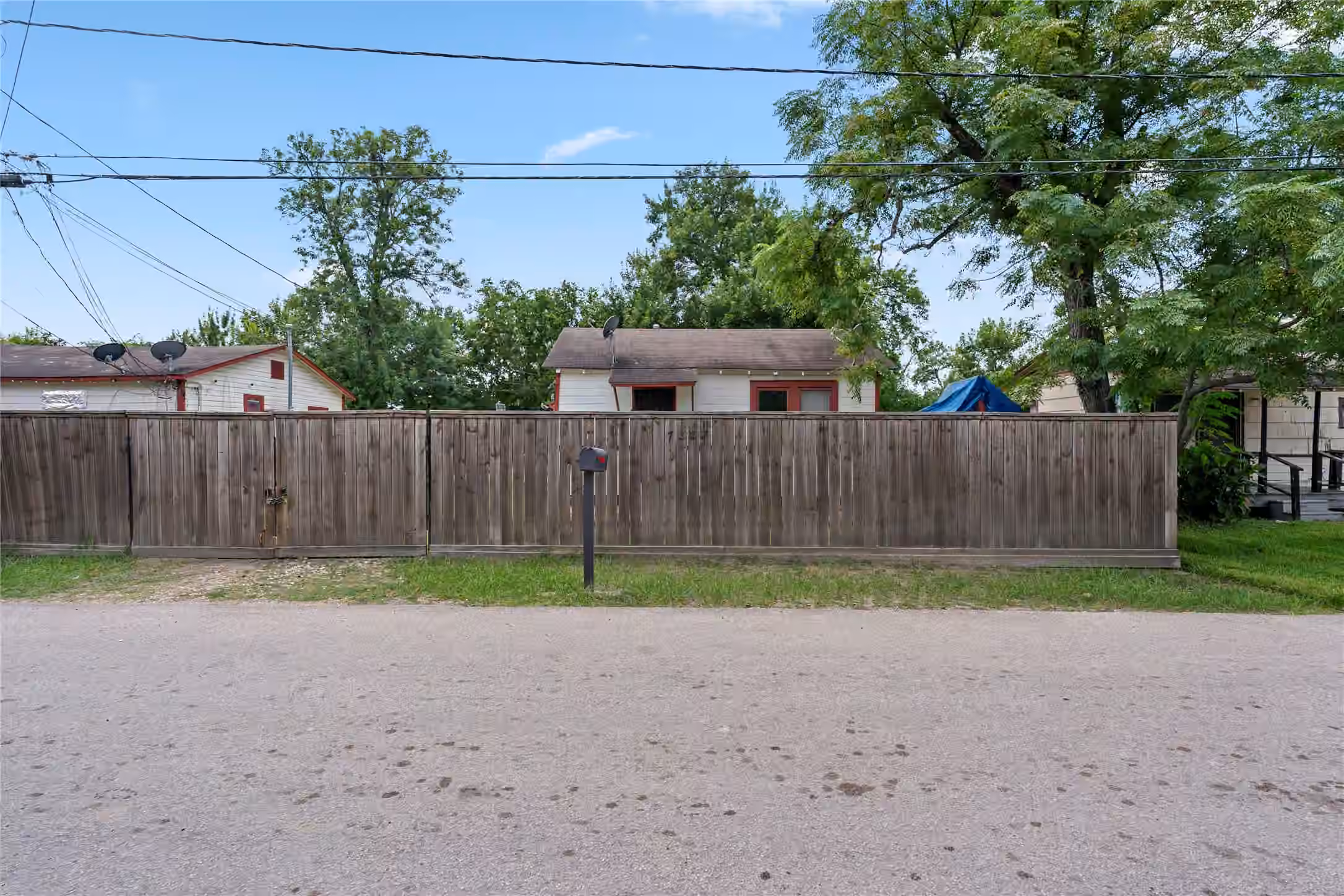Photo 2 of 7333 Parkes Street, Houston, TX