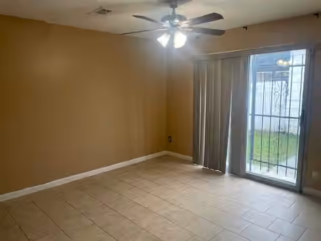 Photo 6 of 6989 Chasewood Drive, Houston, TX