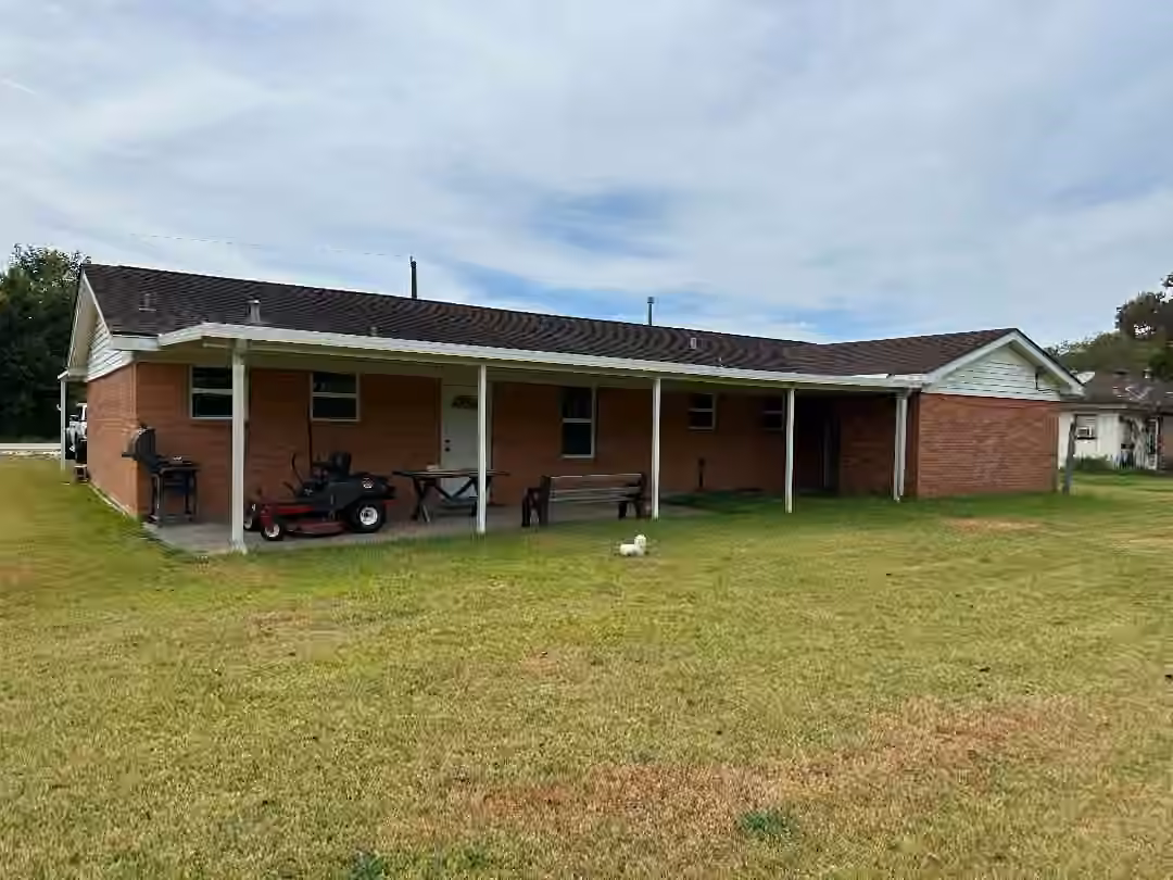 Photo 6 of 304 Edgewater Drive, Clute, TX
