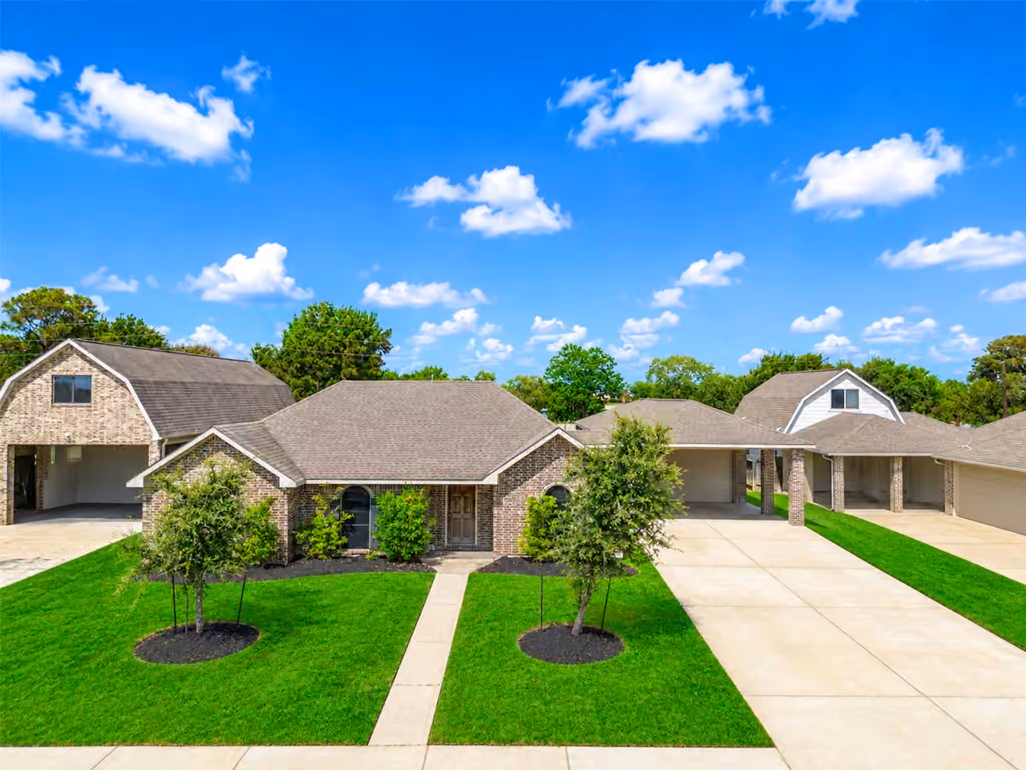 Photo 2 of 6514 Marble Falls Lane, Manvel, TX