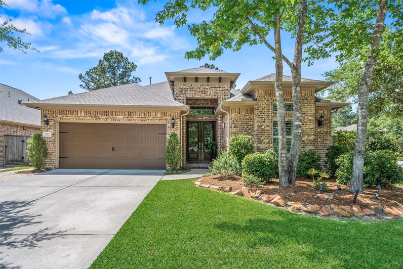 Photo of 102 Bellardia Court, Montgomery, TX 77316