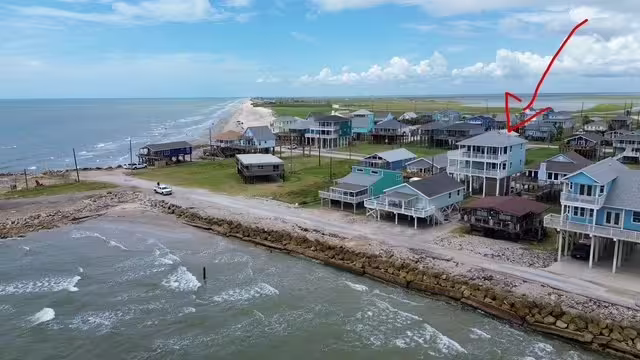 Photo 3 of 12914 Jolly Roger Drive, Freeport, TX