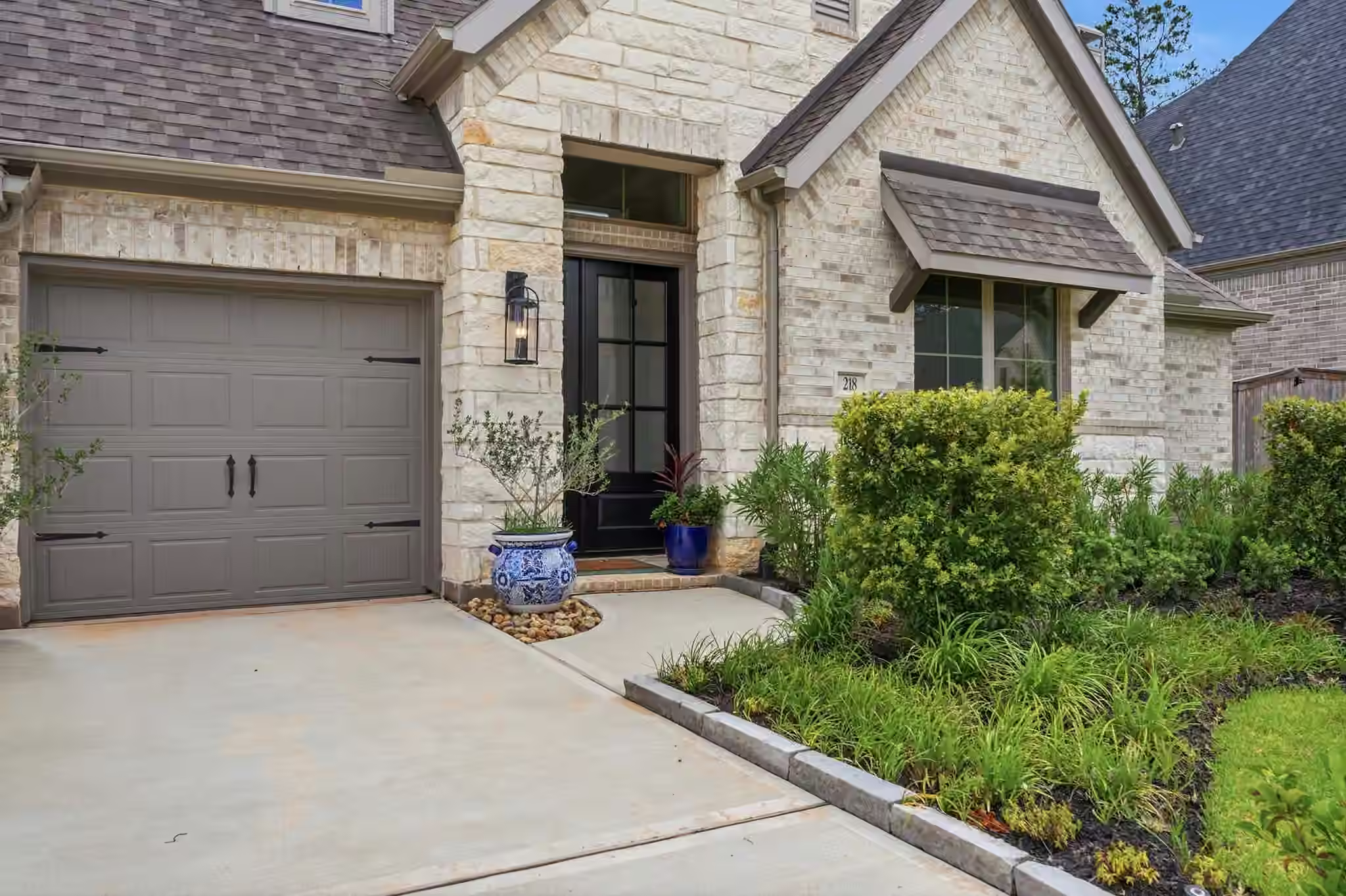 Photo 2 of 218 Wooded Rill Court, Conroe, TX