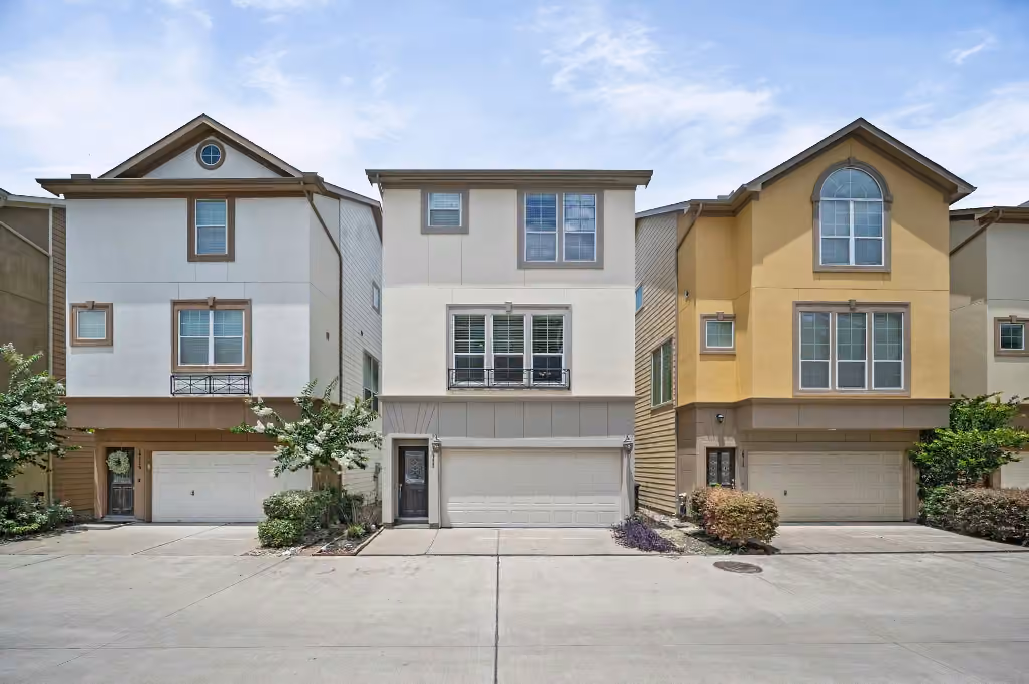 Photo 2 of 10722 Clearview Villa, Houston, TX