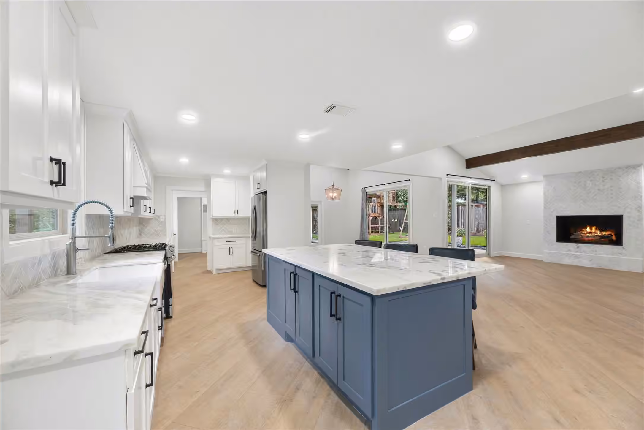 Photo 6 of 12506 Winding Brook Lane, Houston, TX 77024