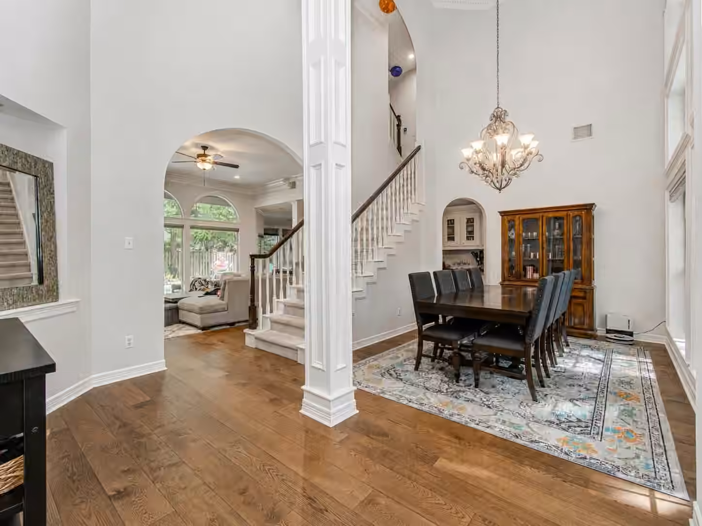 Photo 3 of 110 Capstone Circle, The Woodlands, TX