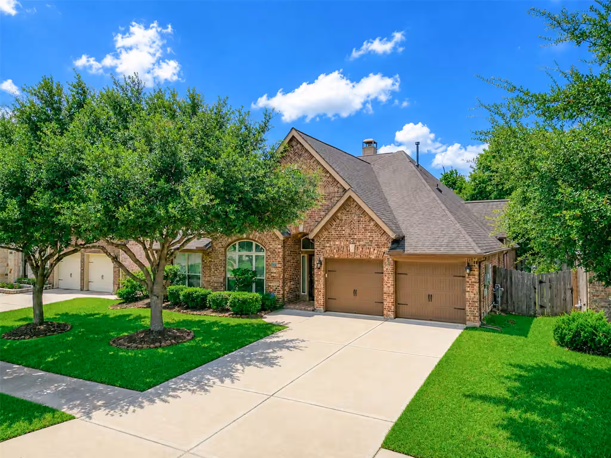 Photo 5 of 4131 N Creekmont Drive, Fresno, TX