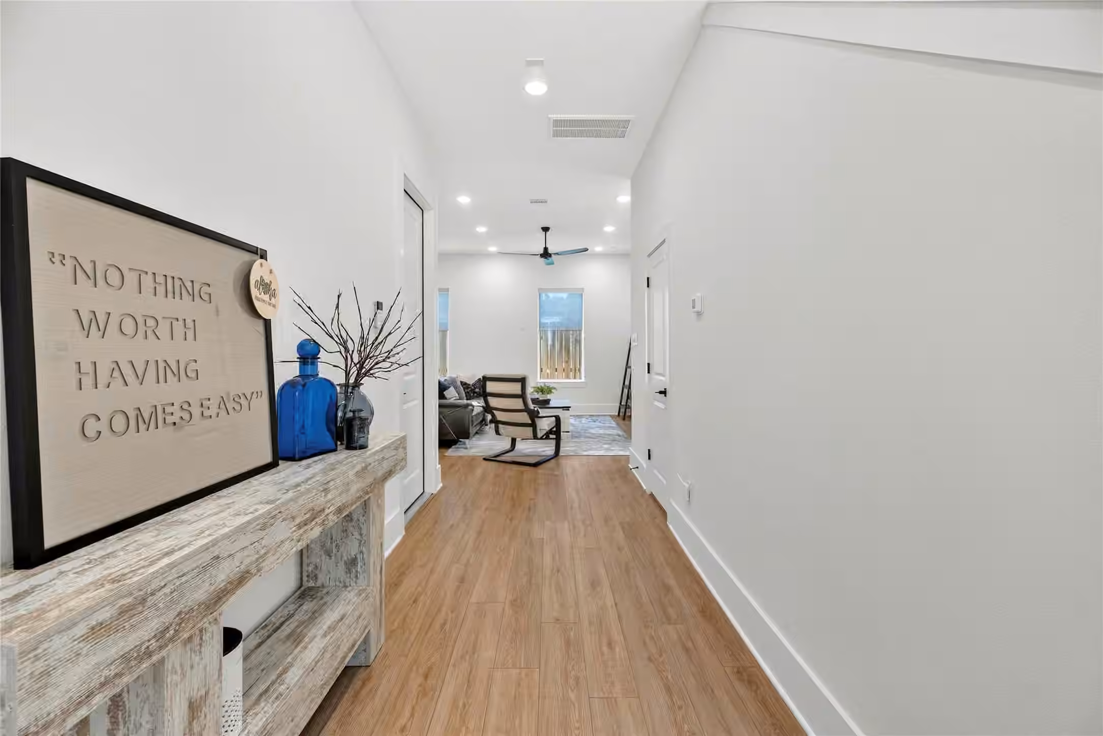 Photo 6 of 869 Mansfield Street E, Houston, TX