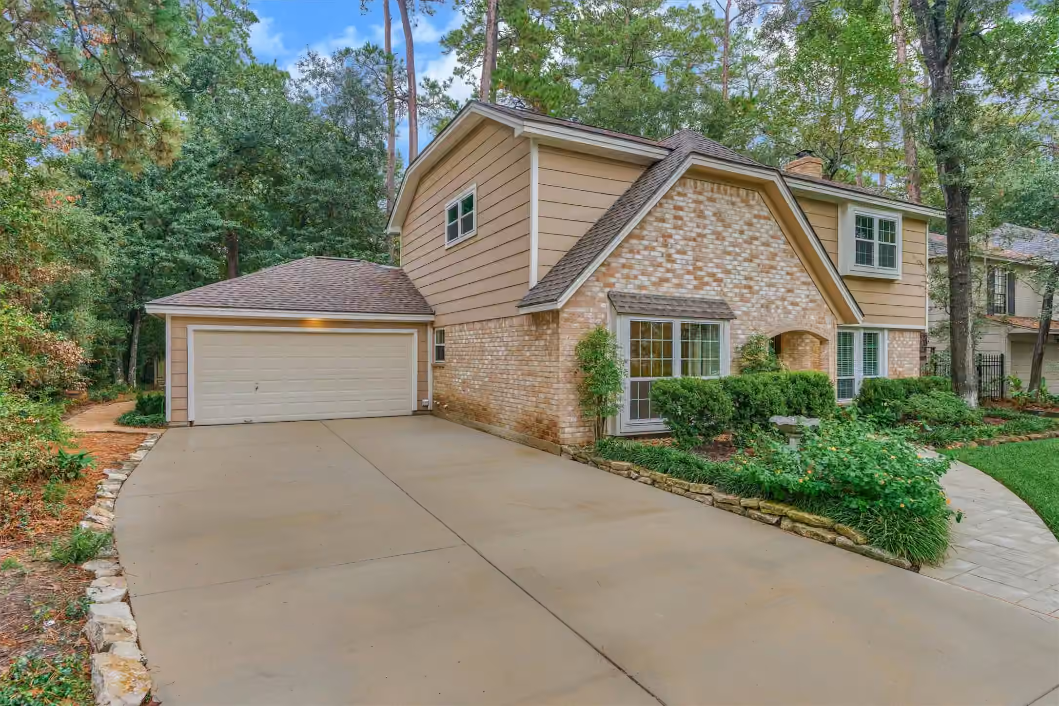 Photo 3 of 12 Thimbleberry Court, The Woodlands, TX