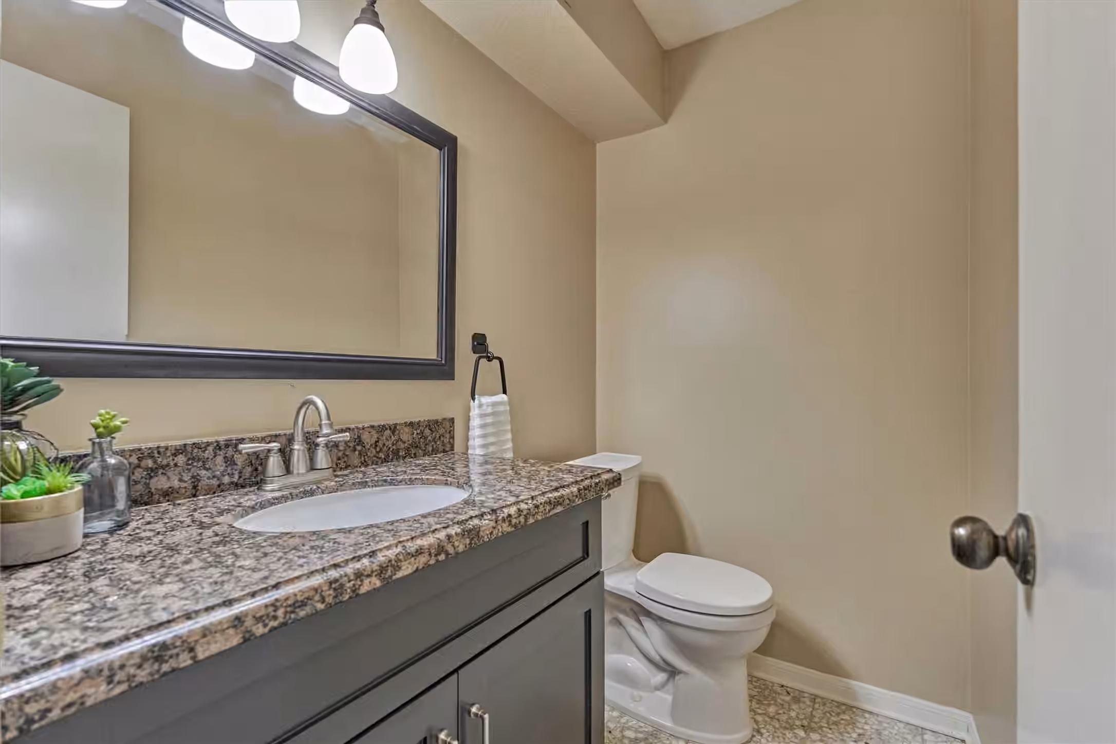Photo 7 of 12 Thimbleberry Court, The Woodlands, TX