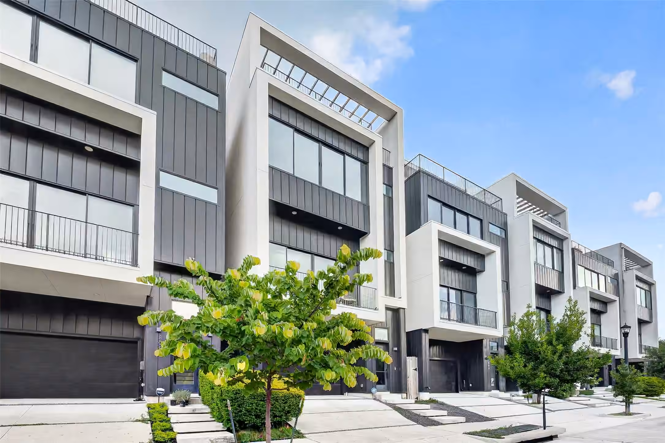 Photo 2 of 807 Memorial Heights Drive, Houston, TX