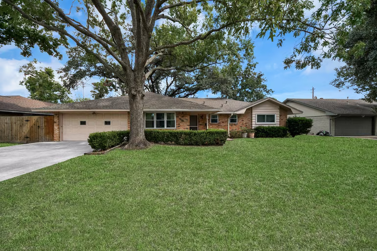 Photo of 9006 Springview Lane, Houston, TX