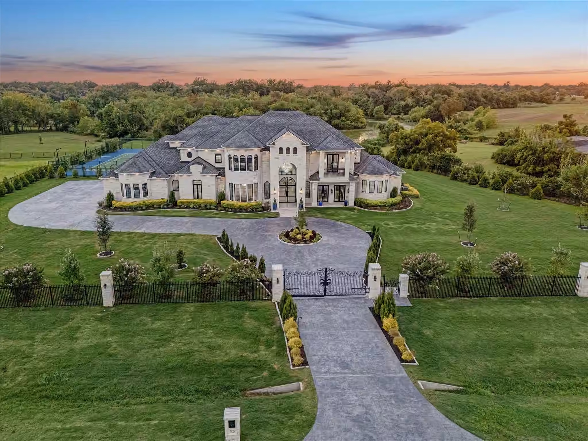 Photo 4 of 7826 Lakebrook Drive, Missouri City, TX