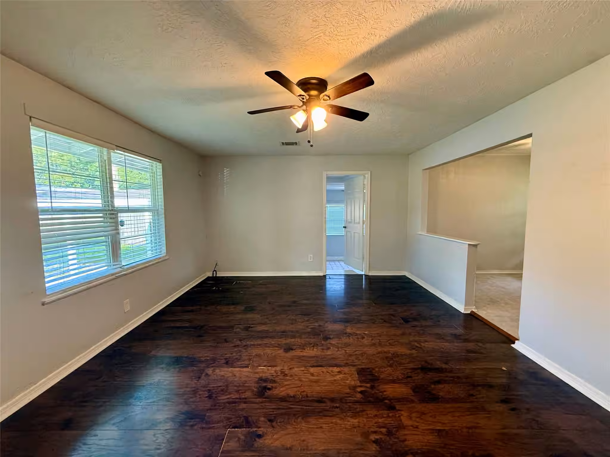 Photo 4 of 502 E Jackson Street, West Columbia, TX