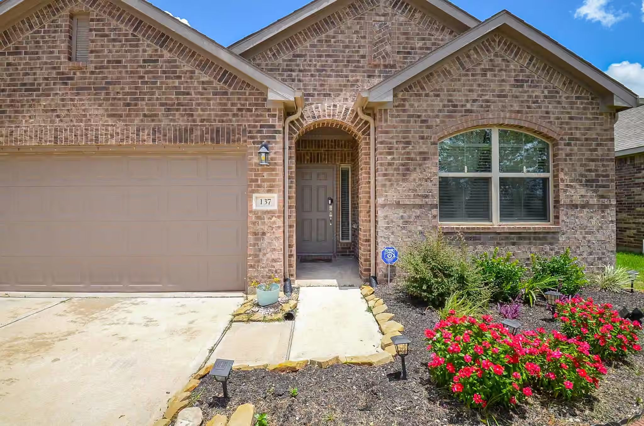 Photo 2 of 137 Eliana Shores Drive, Katy, TX
