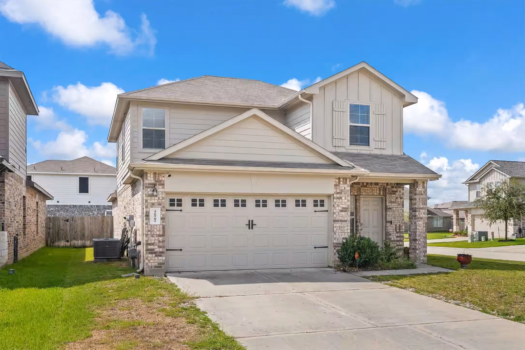 Photo 2 of 16902 Rich Pines Drive, Conroe, TX 77302