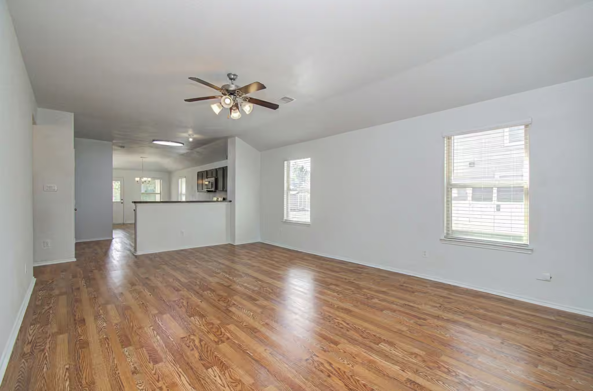 Photo 4 of 1634 Road 5102, Cleveland, TX