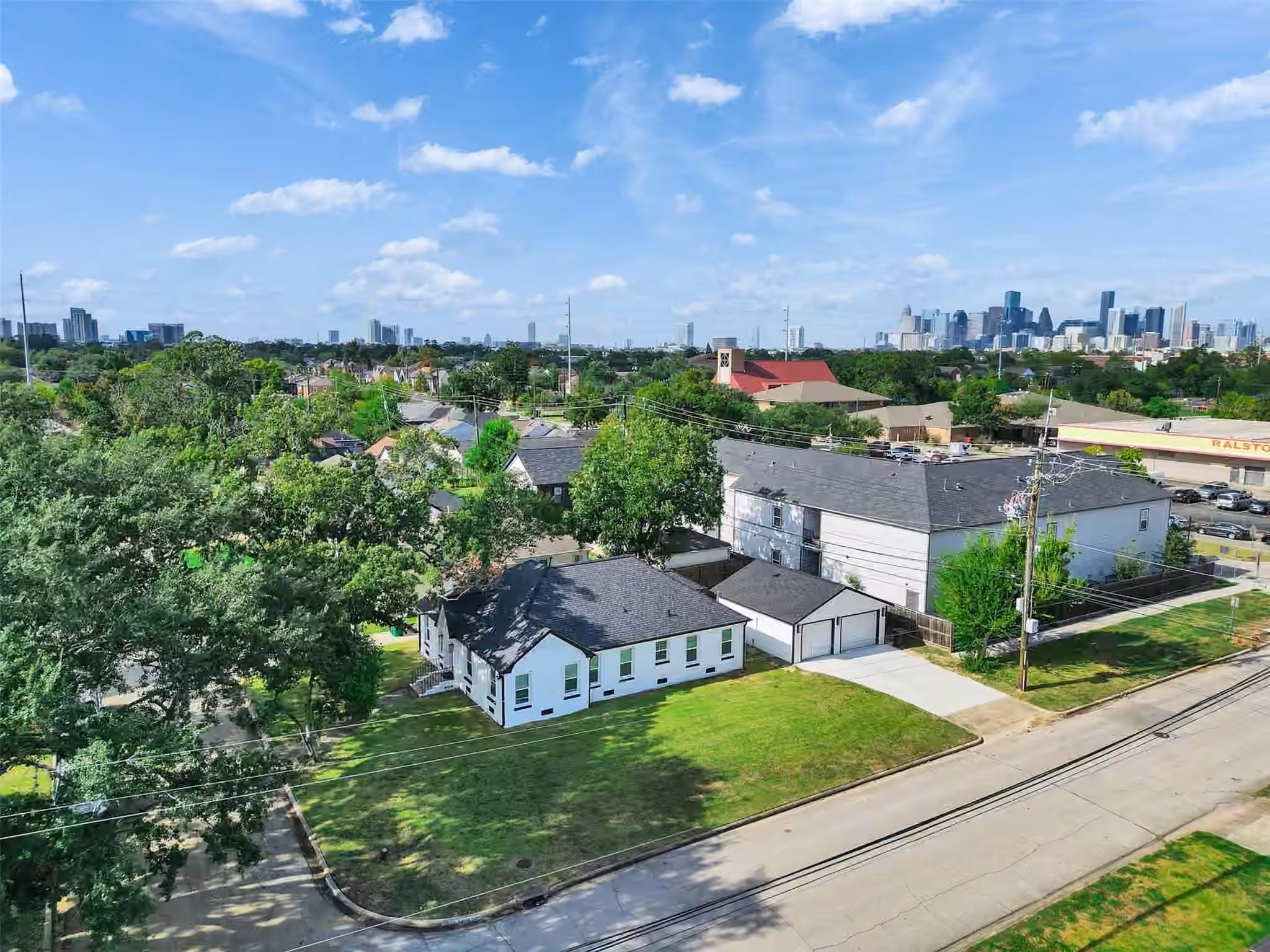 Photo 2 of 3143 Oakdale Street, Houston, TX