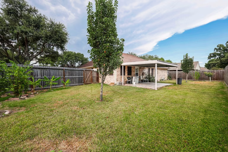 Photo 2 of 5233 Ridgecrest Drive, La Porte, TX
