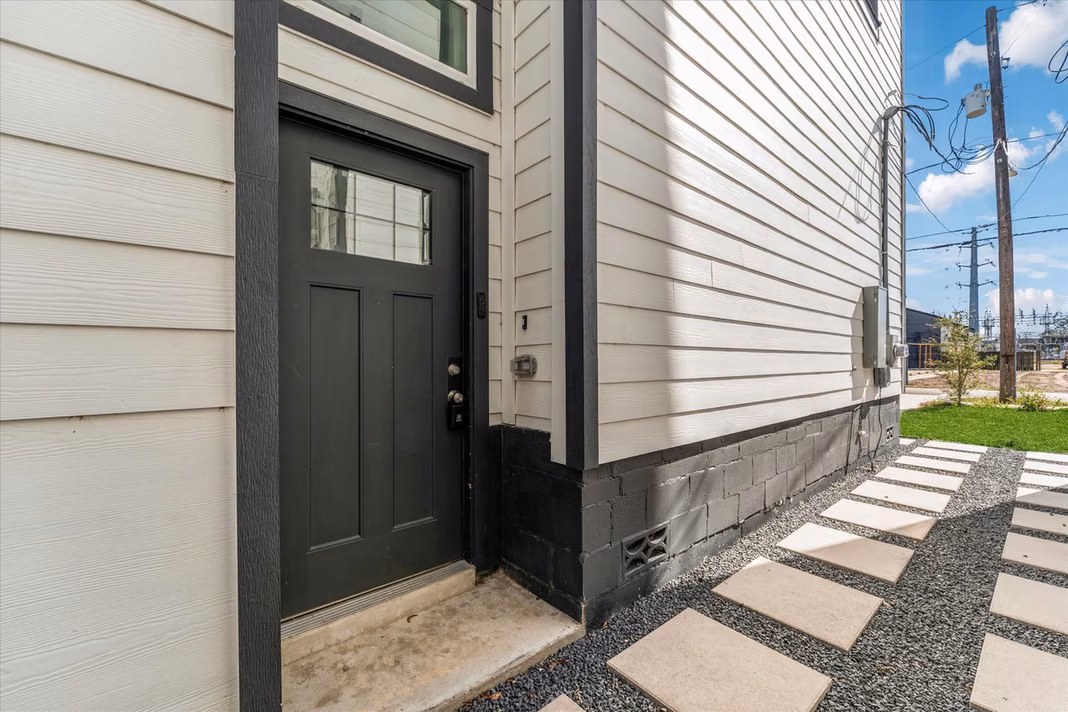 Photo 6 of 727 E 37th Street, Houston, TX