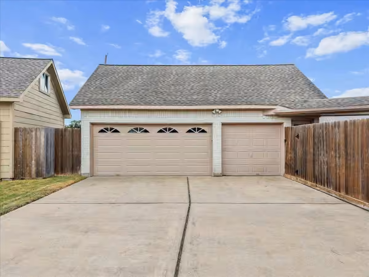 Photo 4 of 2618 George Street, Pearland, TX