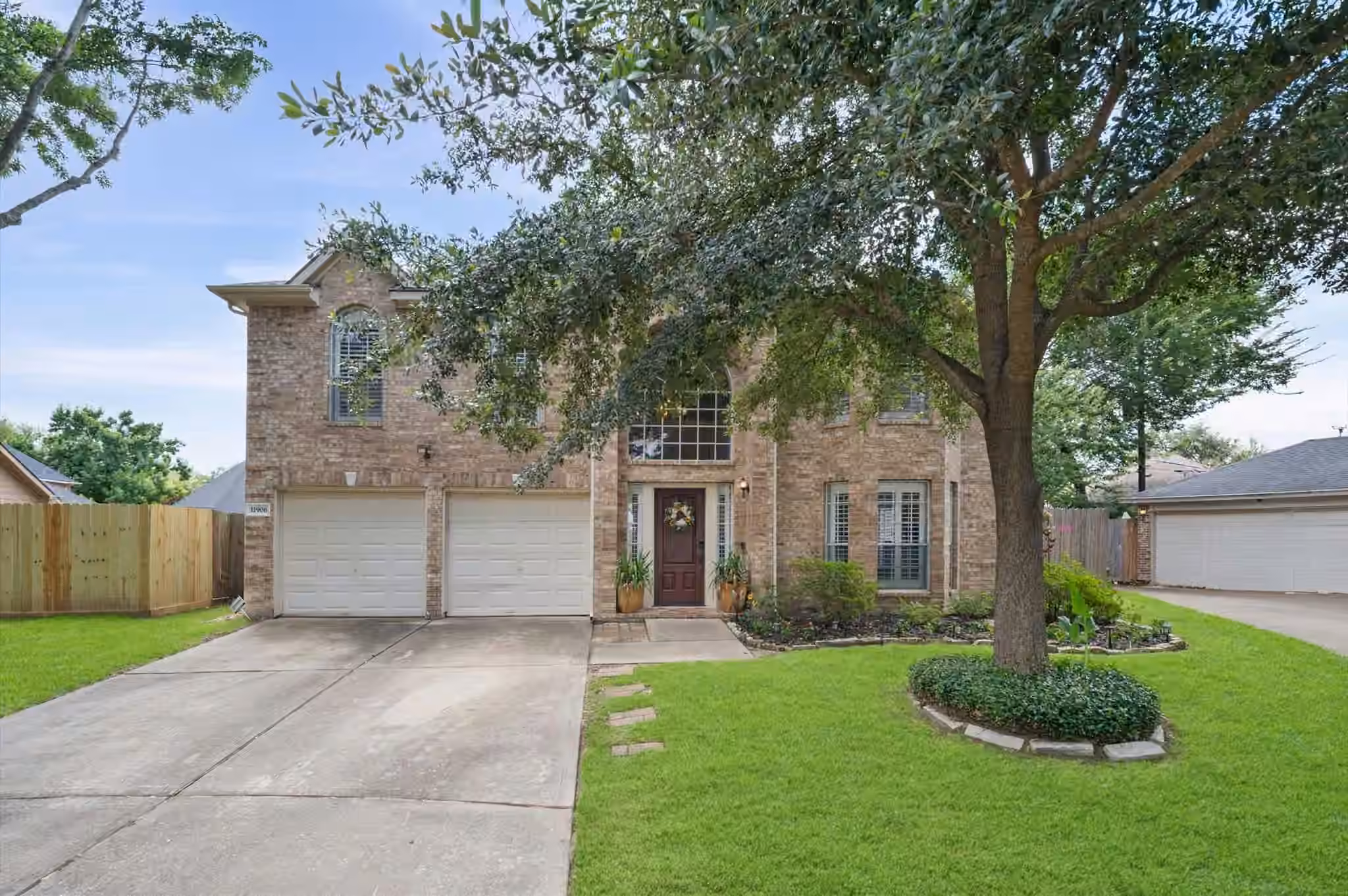Photo 3 of 11906 Helene Court, Pinehurst, TX